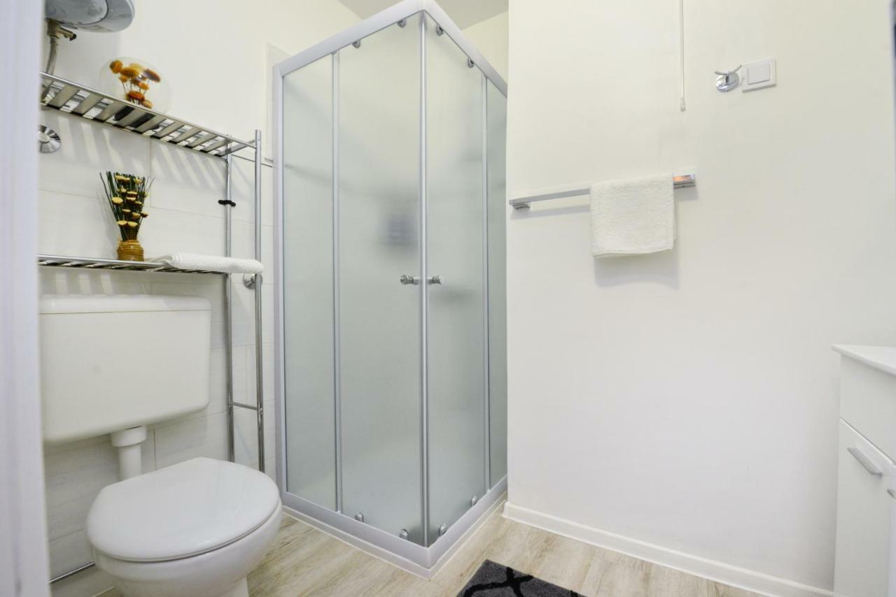Apartment Vukovic Porec Esterno foto