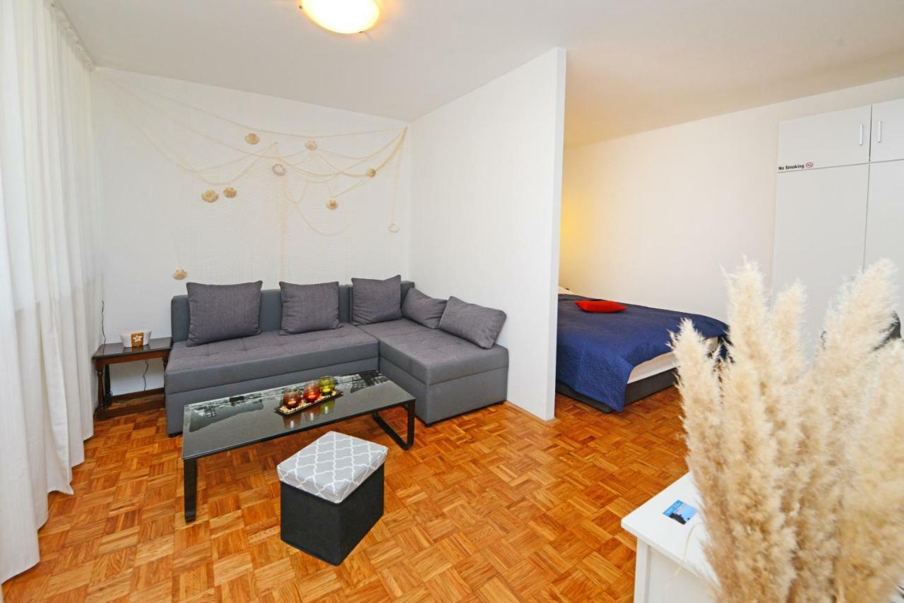 Apartment Vukovic Porec Esterno foto