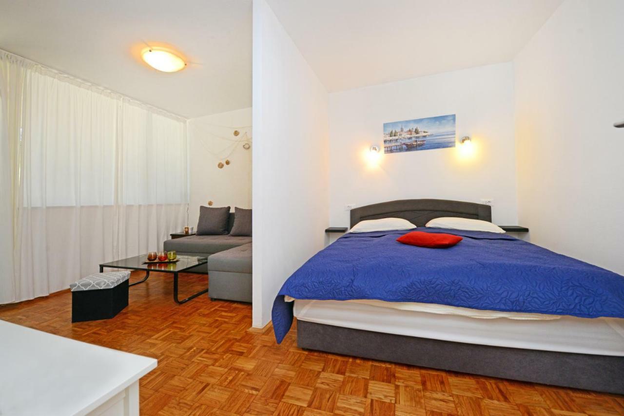 Apartment Vukovic Porec Esterno foto